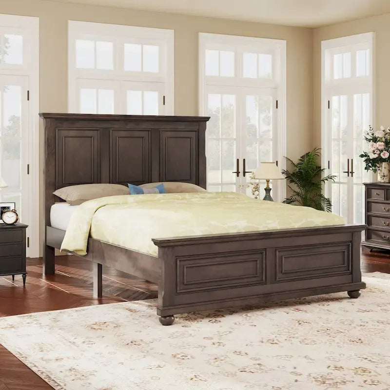 Traditional Town and Country Style Pinewood Vintage Queen Bed