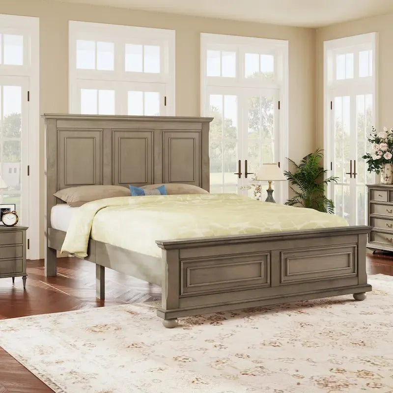 Traditional Town and Country Style Pinewood Vintage Queen Bed